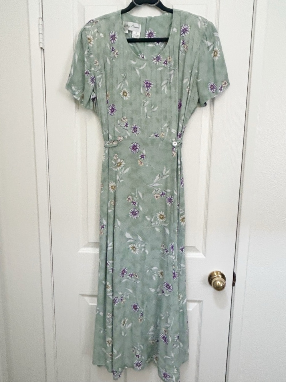 Vintage-Inspired Sage Green Floral Dress by Betsy Lauren | Size 10